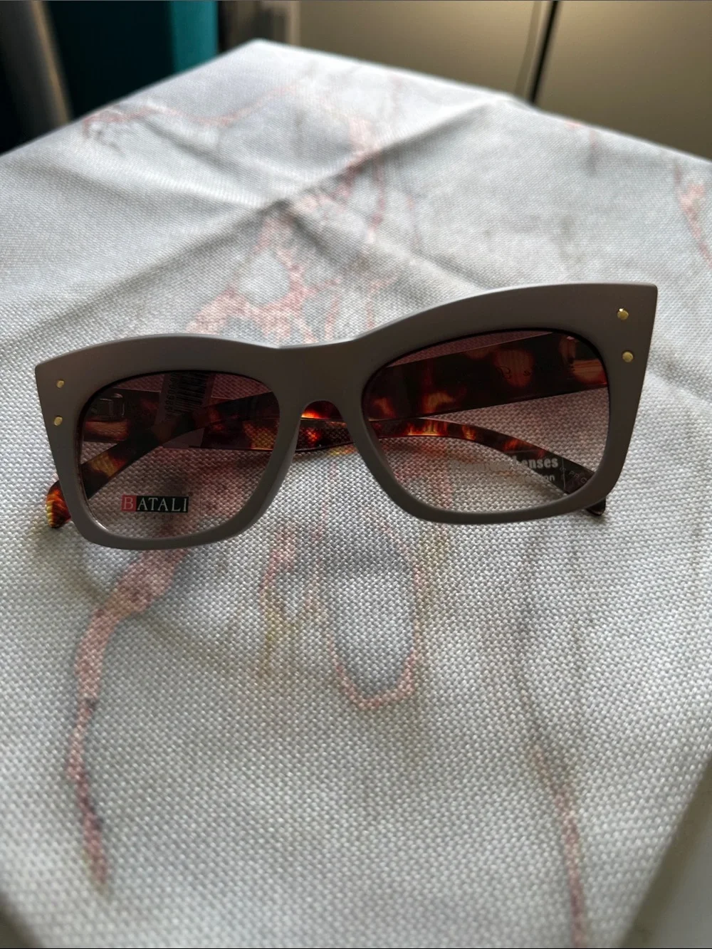 Women's Matte Taupe Cat-Eye Sunglasses - Taupe Frame, Tortoiseshell Temples
